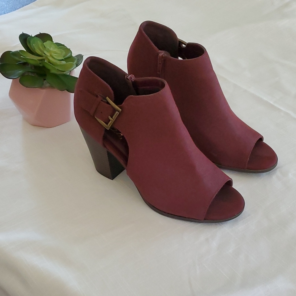 Cranberry Peep-Toe Casual Heels